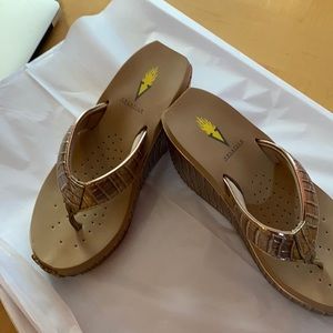Ladies Volatile Wedge Flip Fops size 7 new w/o tags.